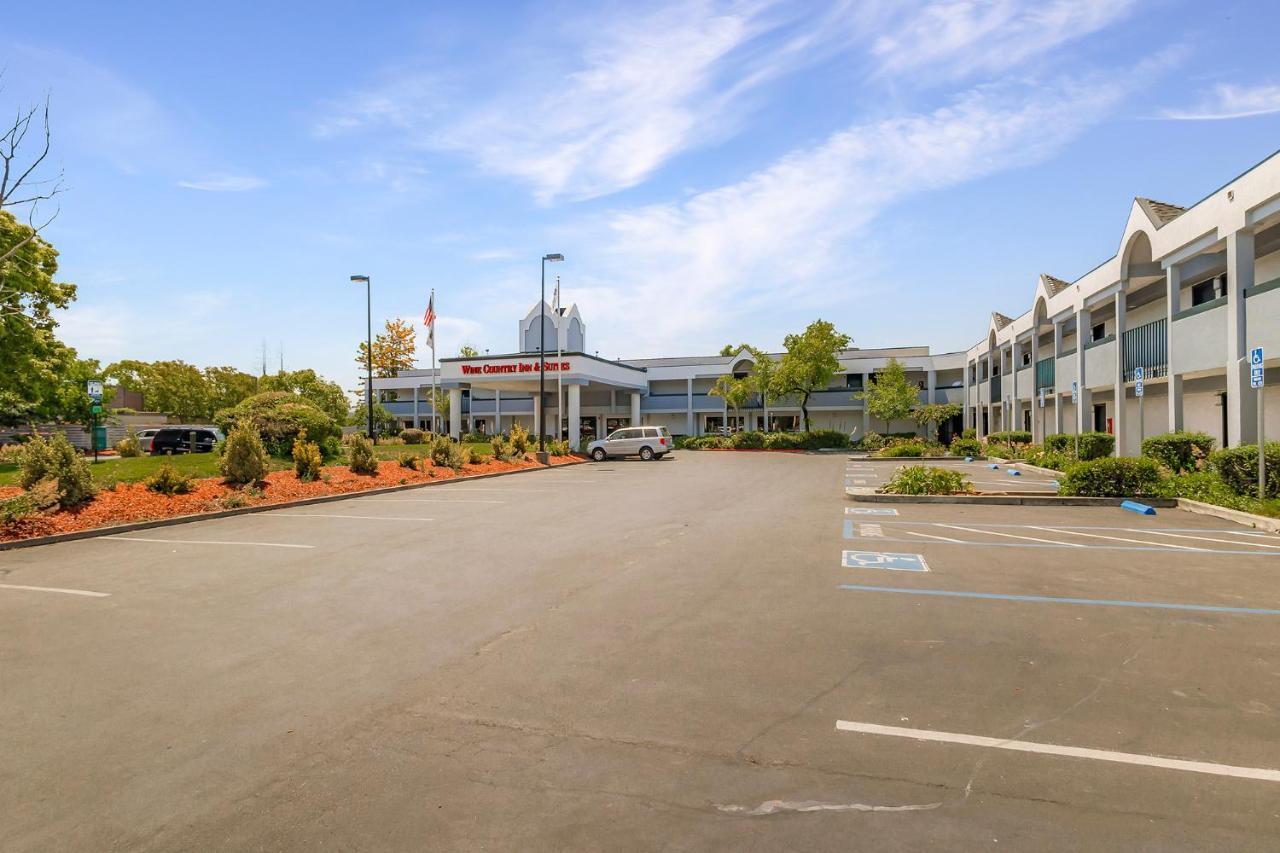 Best Western Plus Wine Country Inn & Suites Santa Rosa Exterior photo