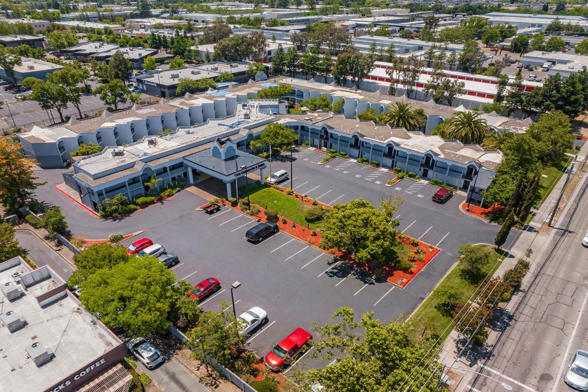 Best Western Plus Wine Country Inn & Suites Santa Rosa Exterior photo